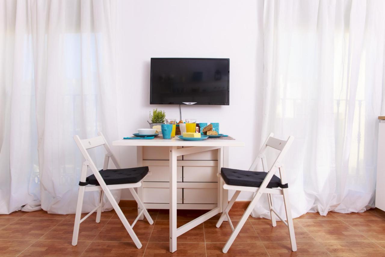 Sea & Wave Ventura Studio Apartment Málaga Esterno foto