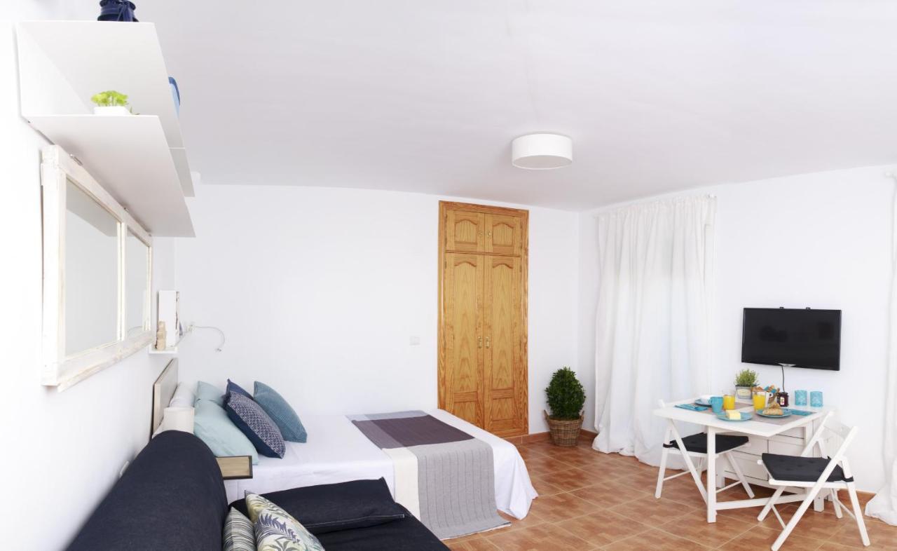 Sea & Wave Ventura Studio Apartment Málaga Esterno foto