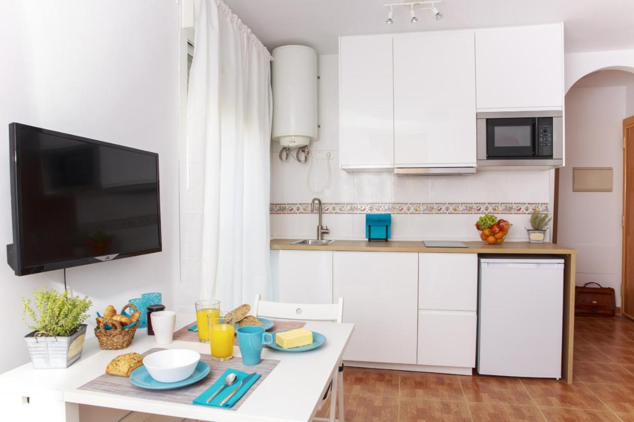 Sea & Wave Ventura Studio Apartment Málaga Esterno foto